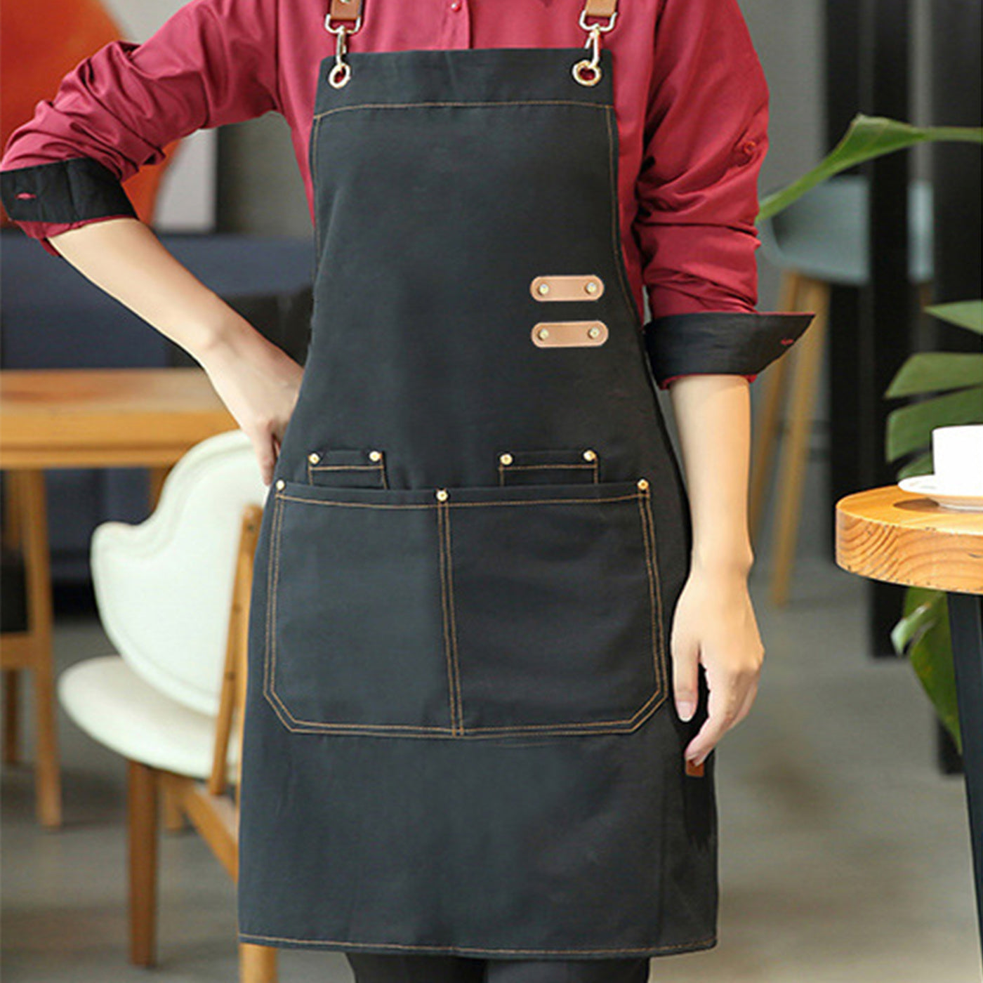 1 piece waterproof and oil resistant apron with pockets