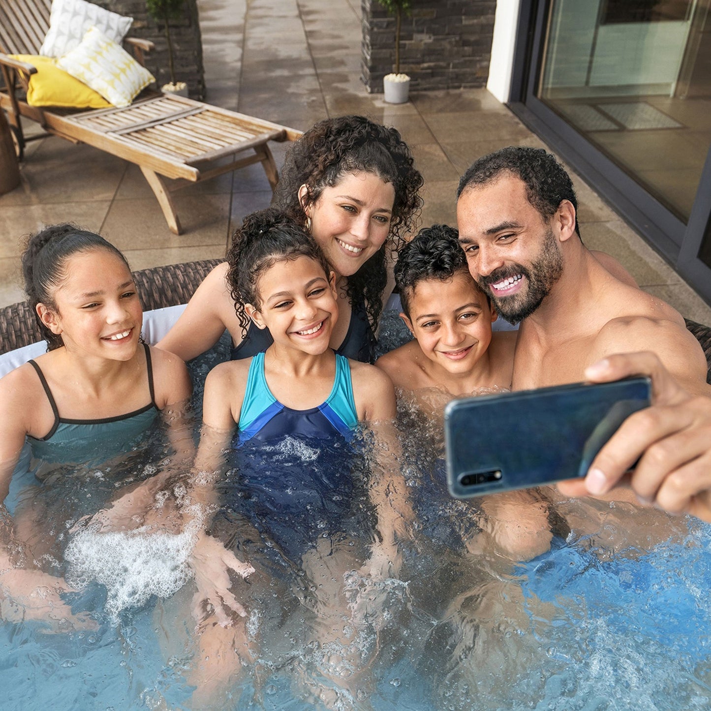 Portable Inflatable Hot Tub Spa with Energy Sense Cover