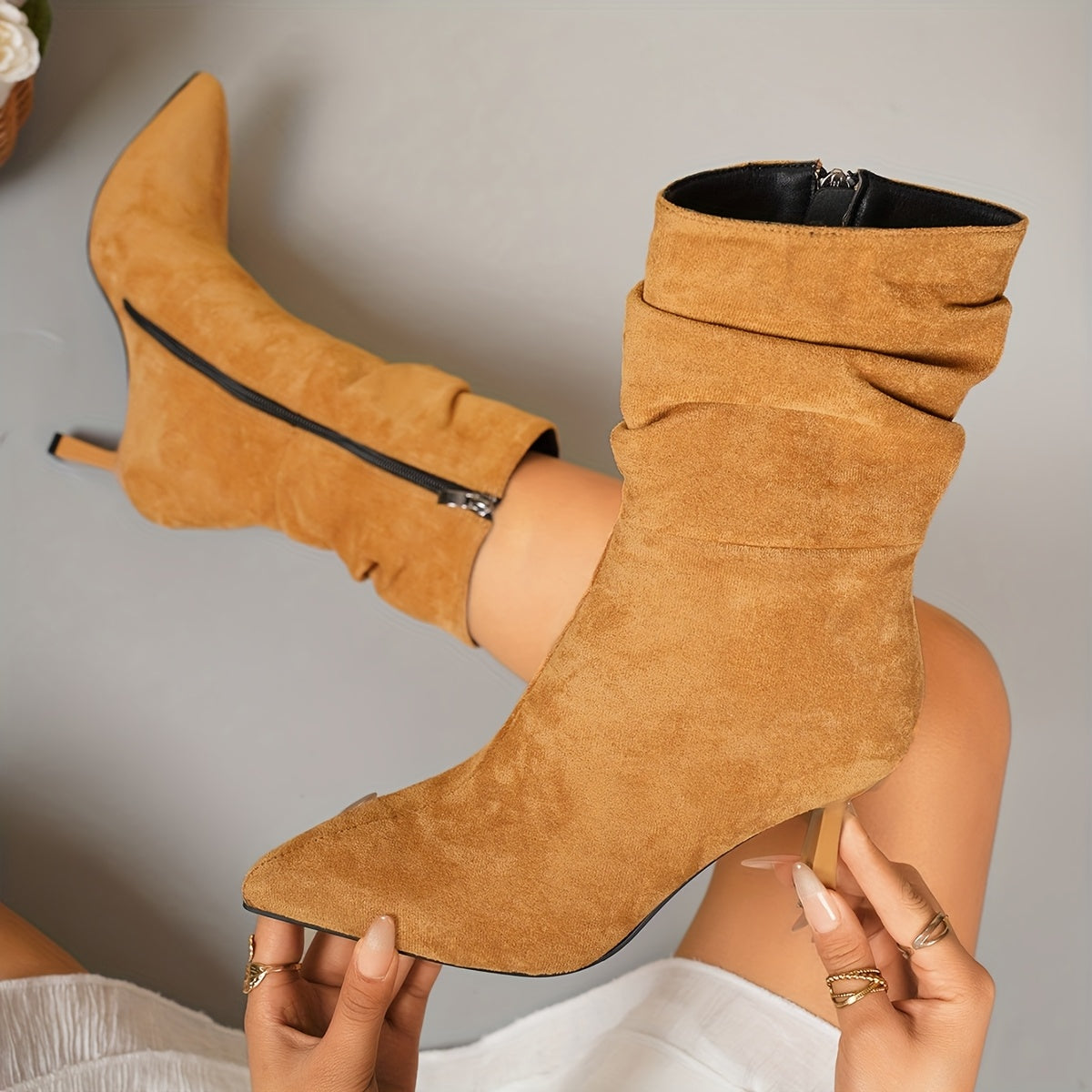 Women’s Plus Size Pointed Toe Boots
